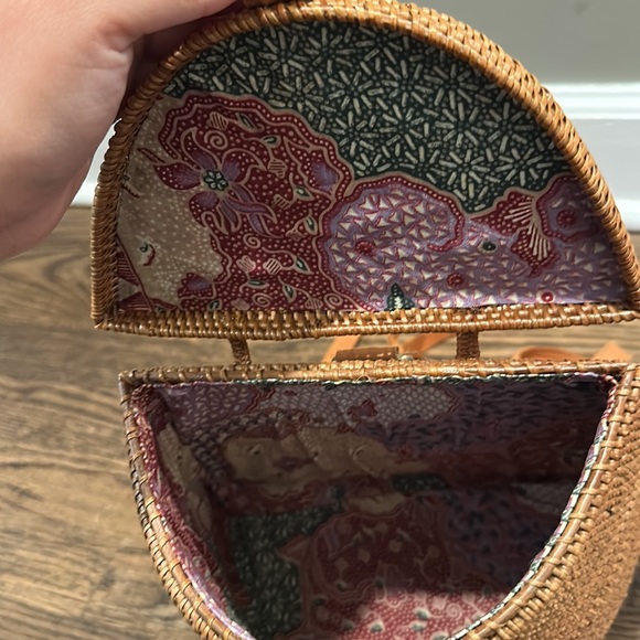 Handmade Raffia Backpack - Picture 4 of 4